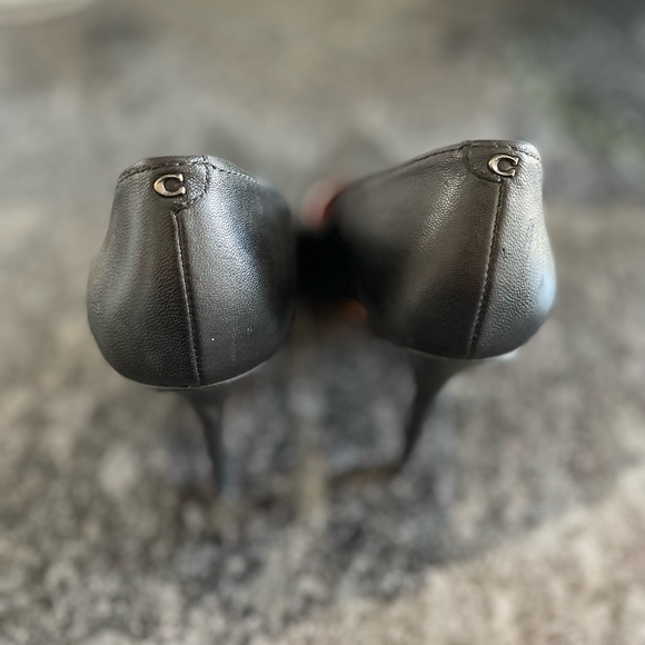 Coach black leather pump size 7.5 - Picture 4 of 7